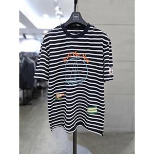 바쏘옴므 세이브존03 바쏘옴므 네이비 단가라 자수 프린팅 반팔 티셔츠 WSAGY2KR60ANYA