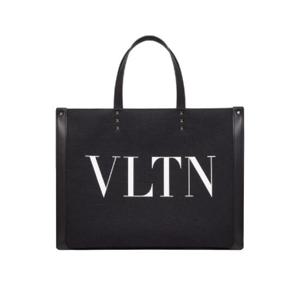발렌티노 VLTN 에코랩 미디움 캔버스 쇼퍼백 블랙 화이트 B0A35PYY0NI