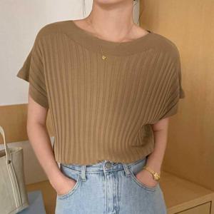 여자가을코디 가오리핏 세로 스트라이프 니트 반팔티셔츠 체형커버