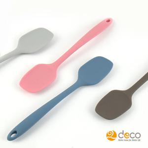 스크래치 나지 않는 국내산 실리콘 일체형 이유식 주걱 납작형