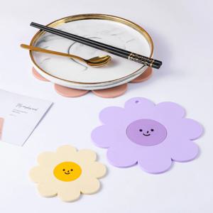 스마일 플라워 실리콘 티코스터 미끄럼방지 냄비받침대 3size 3colors