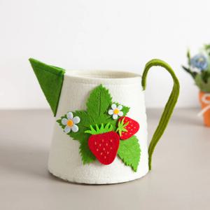 1+1 / 펠트딸기주전자 16cm DIY 인테리어 소품 장식