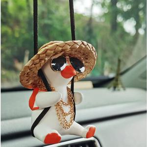 자동차 그네타는 오리 석고 소품 룸미러 걸이 스윙덕 팬던트 차량용 흔들 인형 인테리어 장식