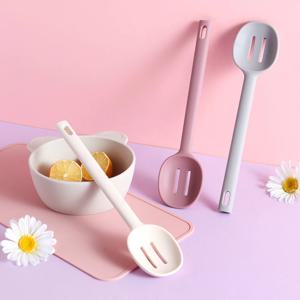 로베아 실리콘 조리도구 타공 요리스푼 (3color)