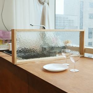 주방 아일랜드 식탁 가림막 파티션 칸막이 멀바우 고무나무 원목 가벽 간살 모루 아쿠아 유리
