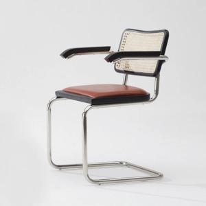 세스카 체어 카페 블랙 라탄 체어 브라운 방석 암 체어 오스카 체어