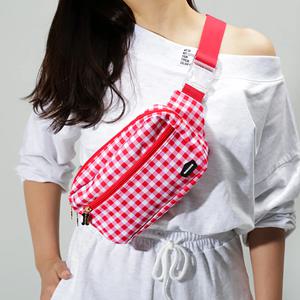 산책가방 힙색 레드 바비체크