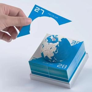 [해외] Paper earth 3D입체 메모장 사무실 탁상형 2024년 캘린더 찢는 달력
