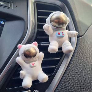 차량용 디퓨저 우주인 고양이 석고 방향제 새차 선물