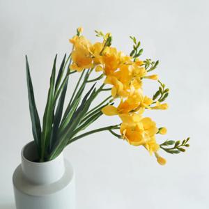 프리지아 조화 실크플라워 부쉬 꽃다발 인테리어소품