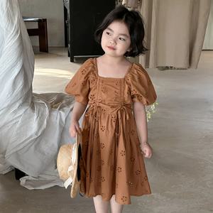 플라워 펀칭 스퀘어 퍼프 원피스 R11667