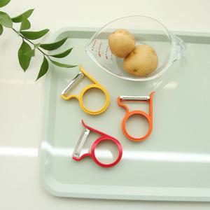 선명한 컬러감의 콤팩트한 다용도 일본 필러 채칼 3P 세트