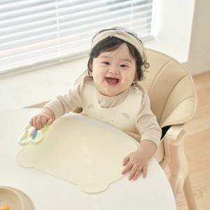 모데즈 냠냠짝꿍 플랫베어 실리콘 턱받이+이유식매트