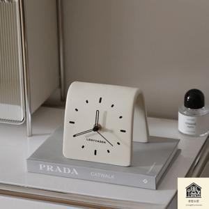 [해외]무소음 탁상 시계 인테리어 아날로그 미니 세라믹 귀여운 책상 테이블