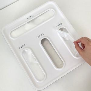 하나씩 뽑아쓰는 4구 비닐봉투 지퍼백 보관함