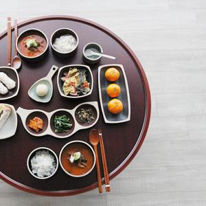수라 원형상 2.3 원형(3~4인용) 교자상