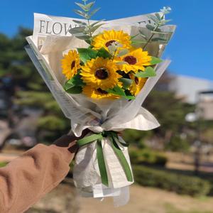 어버이날 스승의날 꽃다발 샤넬꽃 비누꽃 성묘조화 해바라기 개업식 선물 - 생화같은 조화
