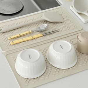 헤링본 접이식 실리콘 식기건조매트 드라잉매트 싱크대롤매트