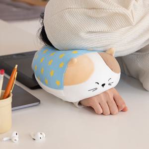 살찐 고양이 낮잠 팔쿠션 손목보호 휴식 낮잠 독서실 공부