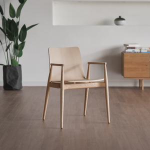 깔끔하고 고급진 / 802 플라이우드 암체어