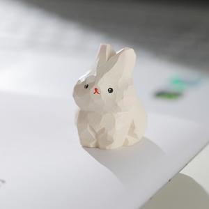 TEMU 수공예 목재 토끼 조각상 장식품, 귀여운 동물 피규어, 친구를 위한 완벽한 선물, 매력적인 애완동물 테마 선물, 전기 불필요, 차량 대시보드나 책상 장식에 적합, 크리스마스, 발렌타인데이, 아버지의 날 및 어머니의 날에 이상적