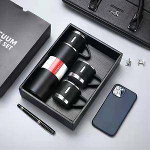 TEMU 2025년 신상 봄/여름 3개 세트 보온병 세트, 500ml/16.9oz 스테인리스 진공 병, 야외용 보온 컵, 패셔너블한 커플 컵, 부모님과 조부모님을 위한 완벽한 파티 및 생일 선물, 뜨거운 음료와 차가운 음료에 이상적인 선택