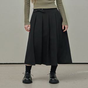 에이티 스트랩 플리츠 롱스커트