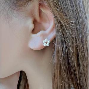 실버 925 진주 꽃볼 피어싱
