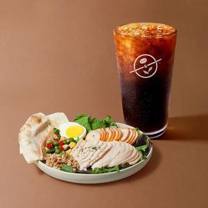 커피빈 아메리카노 (S) + 닭가슴살 100 콥 샐러드