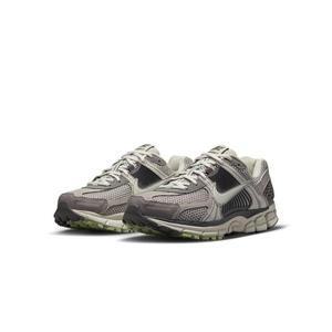 나이키 NIKE 줌 보메로 5 코블스톤 플랫퓨터 FB8825-001