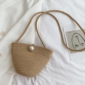 키온 진주 라탄 미니 복조리 크로스백