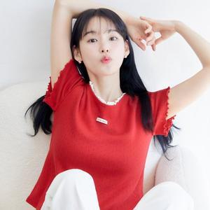 [마리끌레르](본점)[박환희 착용][5/20 순차배송] 라벨 펀칭 레이어드 티셔츠(MOFBTS22MRD)