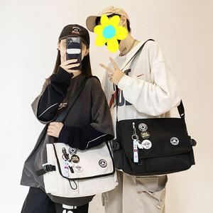 뱃지 학생 남여공용 커플백 캐주얼 메신저백 크로스백