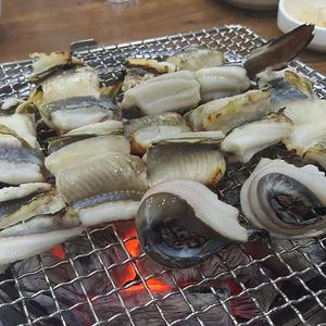 통영 바다 장어 1kg 중소 7~10미 냉동장어 통영장어 아나고 통영 붕장어 자연산 장어 택배 손질장어