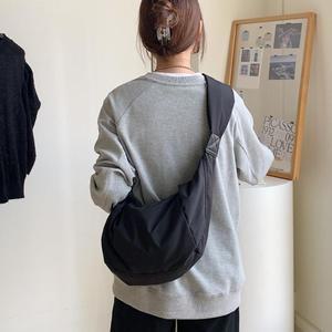 델아르코 데일리 크로스 백 가벼운 여행 보부상 검정여자가방 미니백 슬링백 용백 경량 여성 반달백 크로스