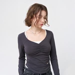 WOMAN 하트넥 셔링 롱슬리브 티 [CHARCOAL] / WBE1L01506