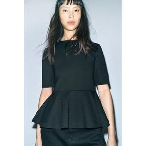매장정품 자라 ZARA 페플럼 티셔츠 - 블랙 5584176800 1745378