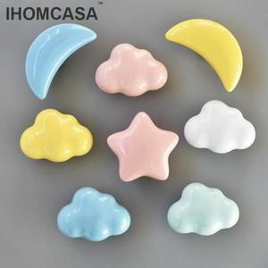 IHOMCASA 세라믹 손잡이 가구 서랍은 찬장 옷장 문 구름과 별 캐비닛을  를 처리합니다