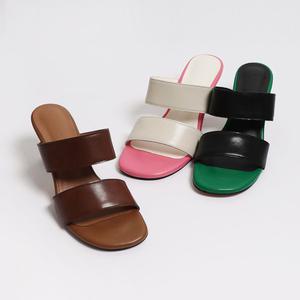 [롯데백화점]원더슈즈 천연소가죽 데일리슬림 컴포트 쿠션 미끄럼방지 오픈토 샌들 5CM B-7391