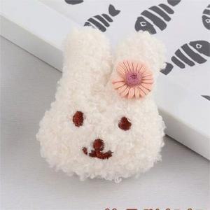 [기타]귀여운 화이트 털실브로치 토끼 인형뱃지 브롯지 (WF60793)