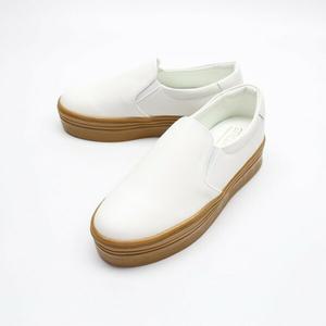[하프클럽/다잇템]여자 검정 플랫슈즈 키높이 흰색 캐쥬얼 베이직 운동화