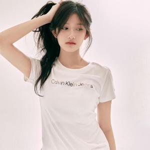 CK 47AB803 시그니처 로고 슬림 스트레치 여성 반팔티