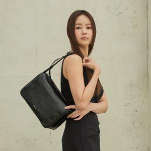 클레어 숄더크로스백 라지 블랙 AP15-2305-BK