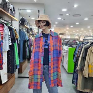 베네통/애플아울렛/백 자수 포인트 셔츠형 롱 블라우스/BABL64431