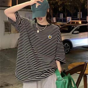 [국내자체제작] 꽃나래 스트라이프 티셔츠