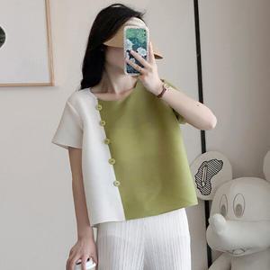 [PLEATS] 라인 단추 플리츠 반팔 블라우스