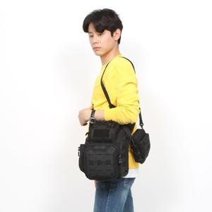 [다잇템] 남자 패드수납 운동 아웃도어 워터프루프 검정 크로스백