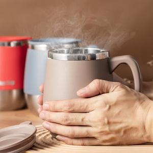 뚜껑이 있는 1pc 500ml 절연 스테인레스 스틸 커피 머그잔 온수  차가운 음료를 위한 이중 벽 진공 열 컵