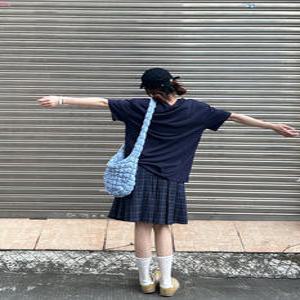COS 코스  메신저백 숄더백 크로스백 퀼팅 구름백