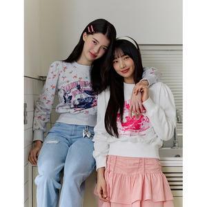 [에고이스트](광주신세계)[BLUE LABEL] 체리 레터링 볼륨 크롭 스 셔츠 (ER2OTL01)